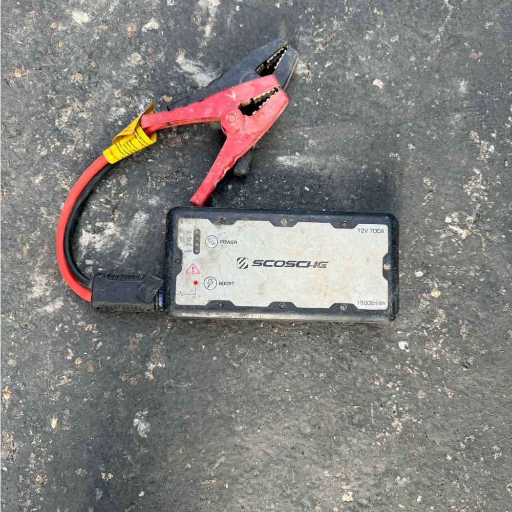 Scosche 12V 700A Jump Starter